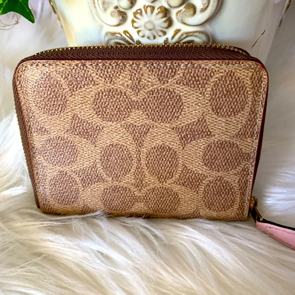 RARE Coach Small Zip Wallet in Signature Canvas With Love Print
